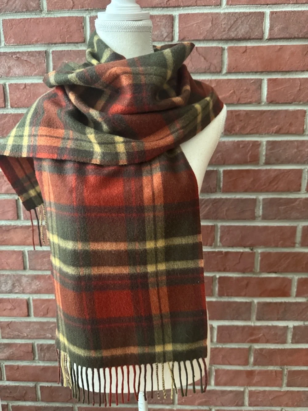Macy’s Club Room 100% Cashmere Plaid Fringed Men's Scarf 11”x66” NEW